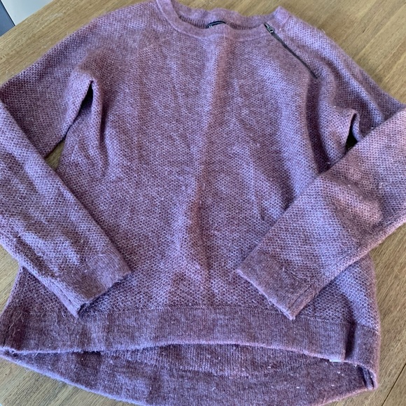 Woman’s Abercrombie sweater - Picture 1 of 2